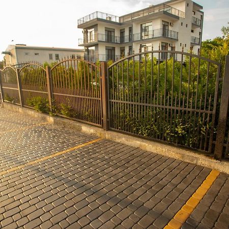 Pollux Hotel บาทูมิ ภายนอก รูปภาพ
