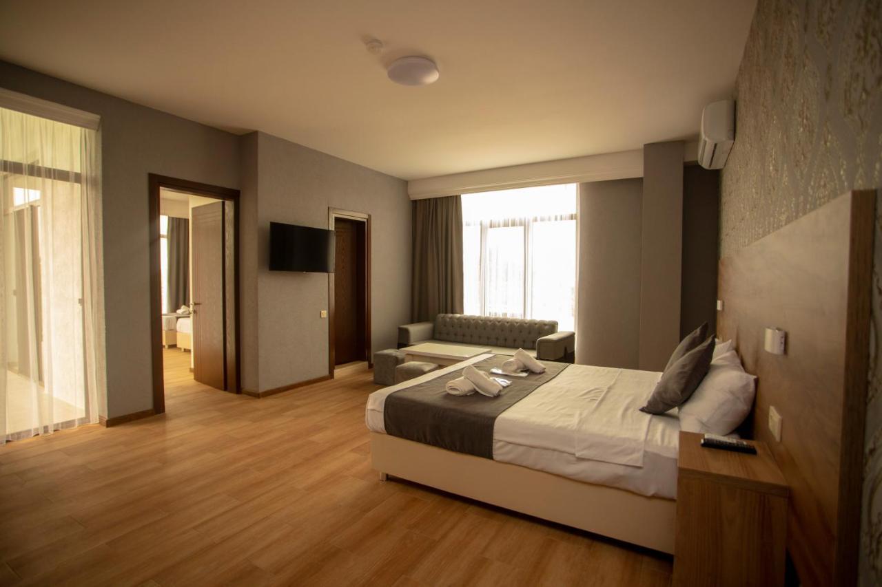 Pollux Hotel บาทูมิ ภายนอก รูปภาพ