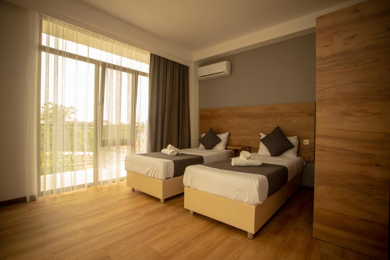Pollux Hotel บาทูมิ ภายนอก รูปภาพ