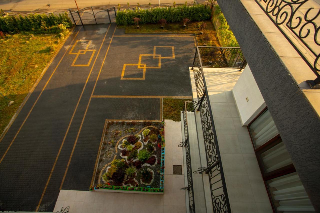 Pollux Hotel บาทูมิ ภายนอก รูปภาพ