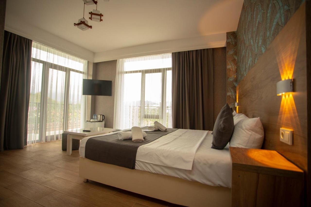 Pollux Hotel บาทูมิ ภายนอก รูปภาพ