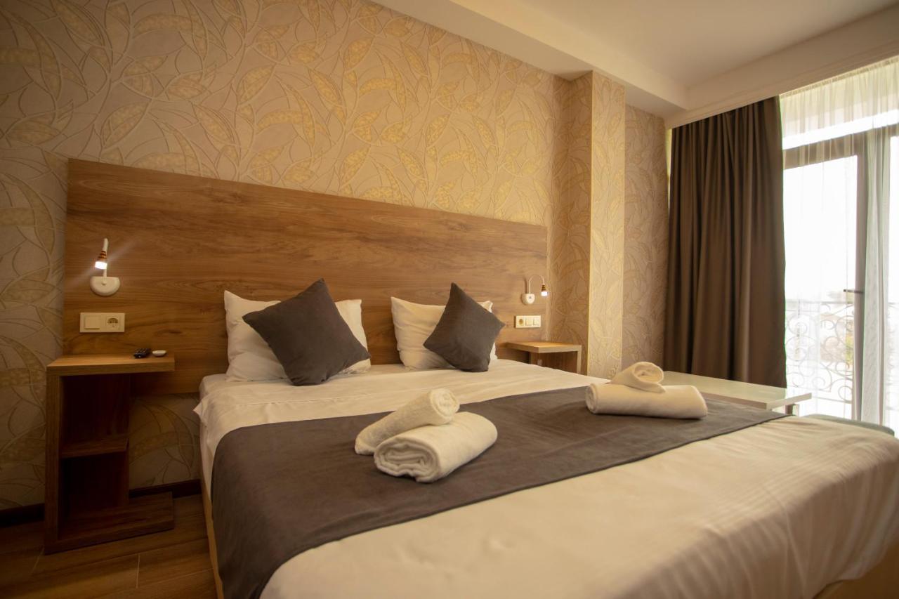 Pollux Hotel บาทูมิ ภายนอก รูปภาพ